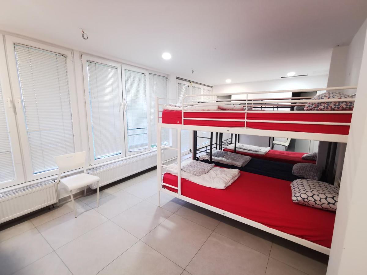 Simbol Rooms With Free Private Parking Ljubljana Exterior photo