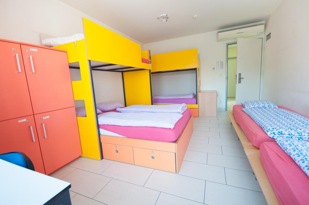 Simbol Rooms With Free Private Parking Ljubljana Room photo