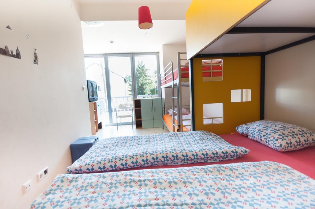 Simbol Rooms With Free Private Parking Ljubljana Room photo