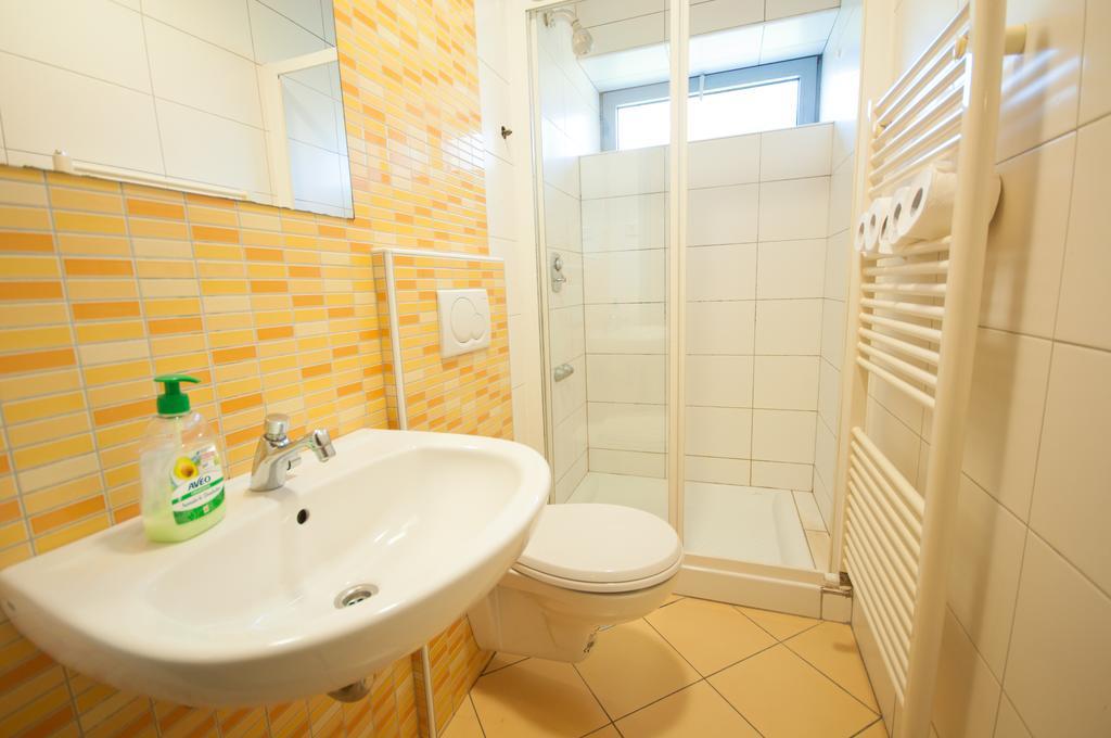 Simbol Rooms With Free Private Parking Ljubljana Room photo