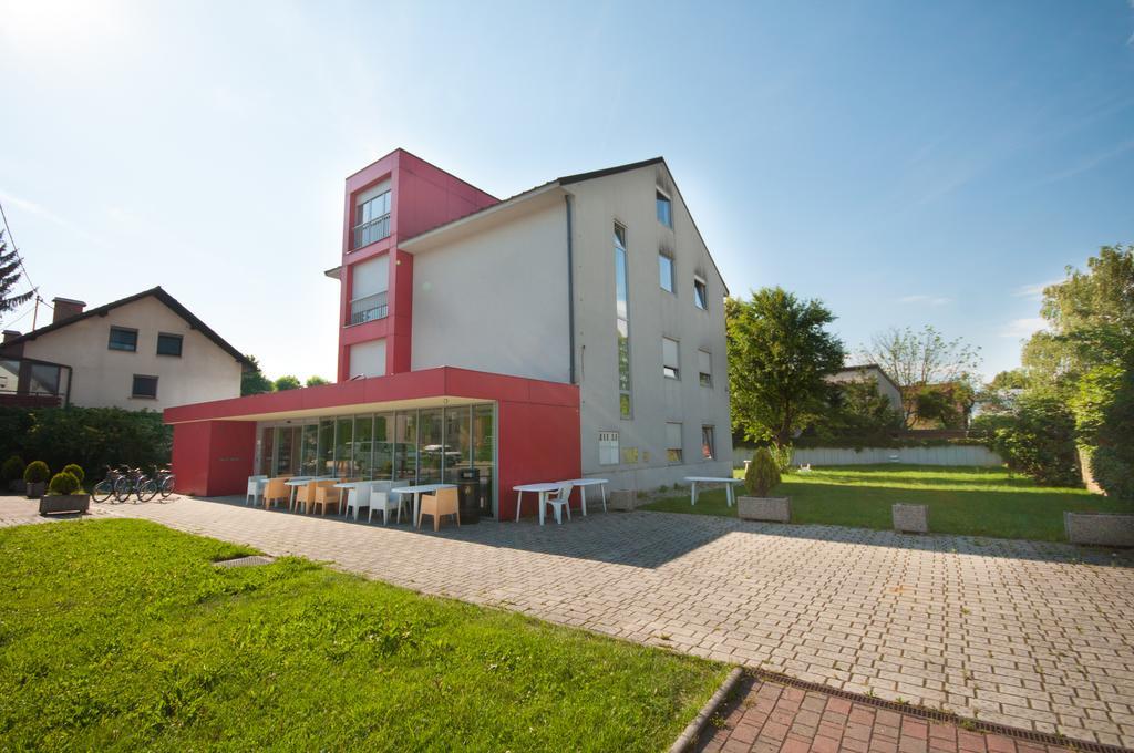 Simbol Rooms With Free Private Parking Ljubljana Exterior photo