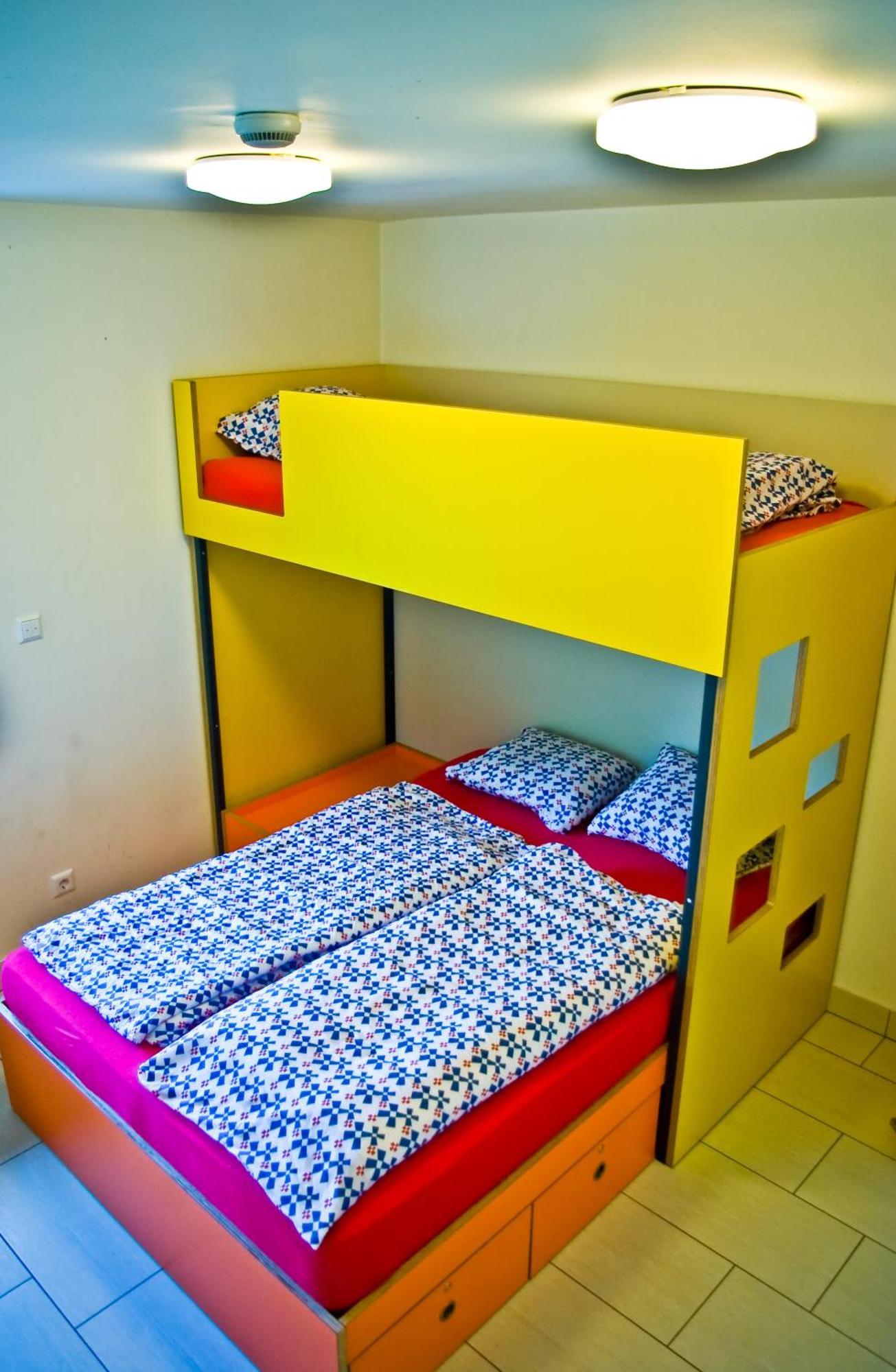 Simbol Rooms With Free Private Parking Ljubljana Exterior photo