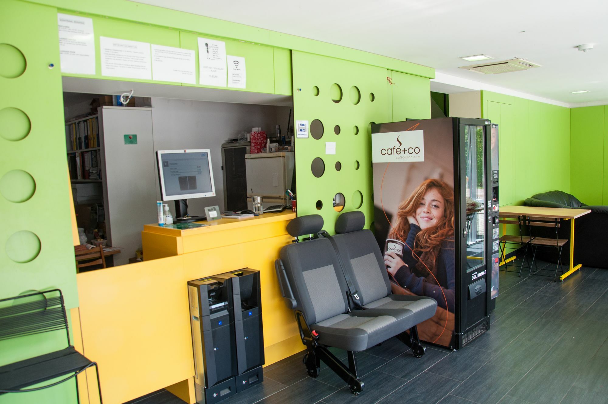 Simbol Rooms With Free Private Parking Ljubljana Exterior photo
